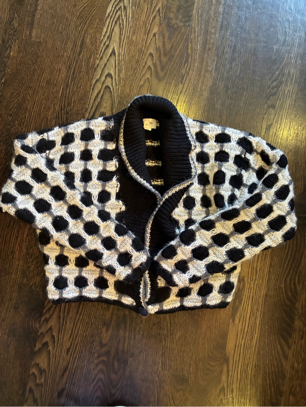 VTG MAGNOLIA CHUNKY KNIT SWEATER ONE BUTTON METALLIC THREADING